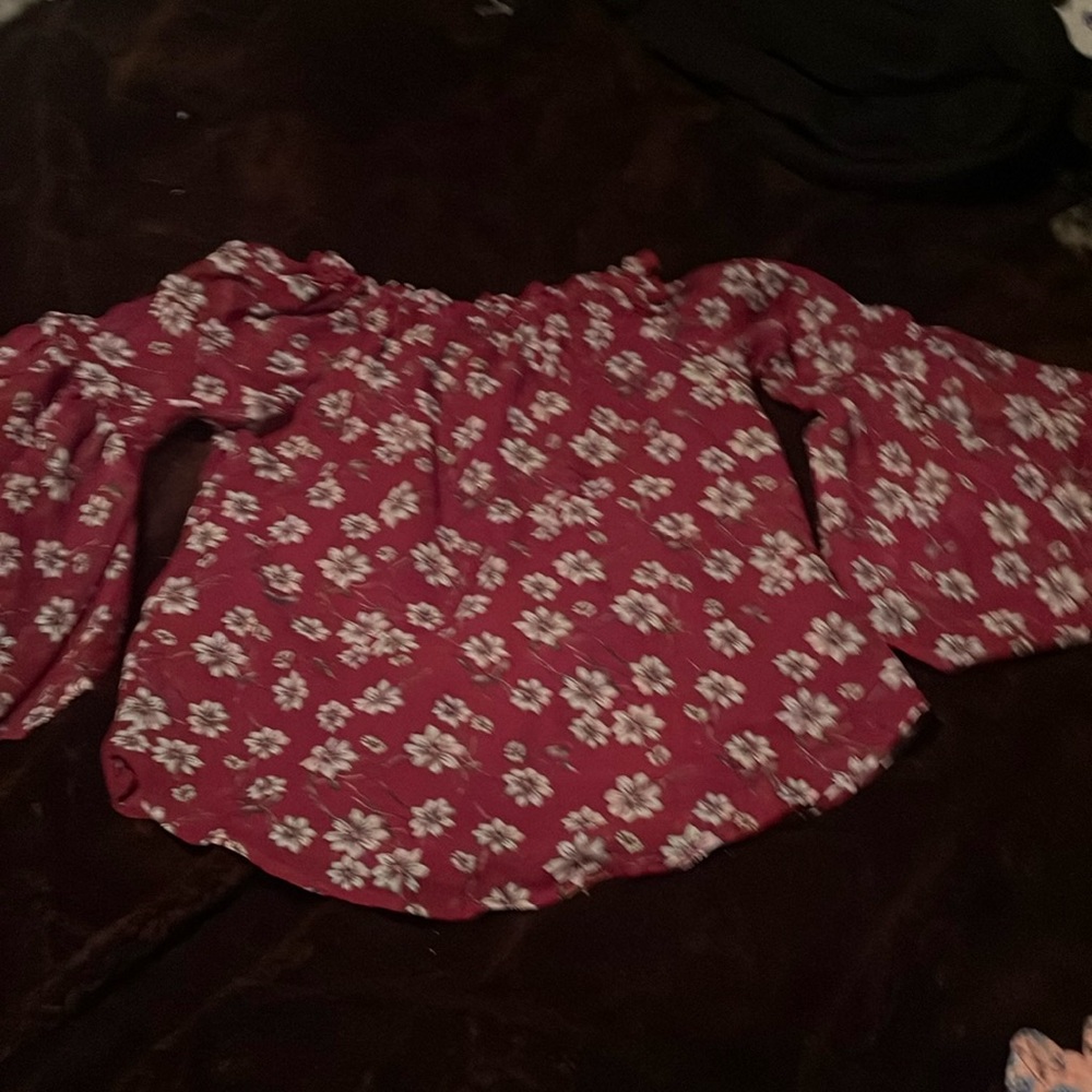🦋0001 Cute blouse Size 7/8 Small🦋